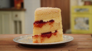 Rica y fácil torta de frutilla y chocolate blanco