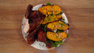 Increíble pollo laqueado a la cerveza con batatas