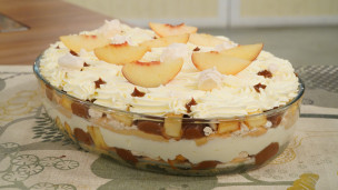 Rico y fácil postre chajá en fuente 