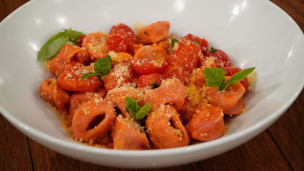 Aprendé a cocinar pasta caprese