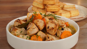 Aprendé a cocinar escabeche de pollo con criollitos