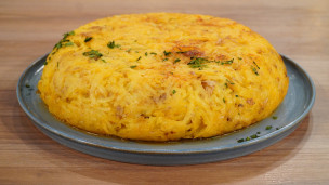 TORTILLA DE PAPA RELLENA DE CARNE DESMECHADA