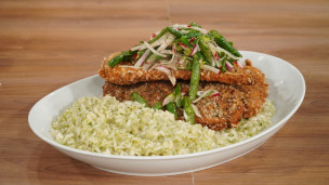 MILANESA DE CARRE DE CERDO CON ARROZ