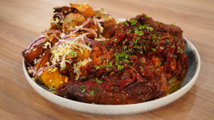 POLLO AL PIMENTÓN CON ENSALADA A LA PROVENZAL