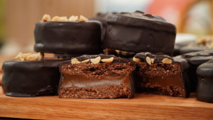 alfajor de chocolate y maní