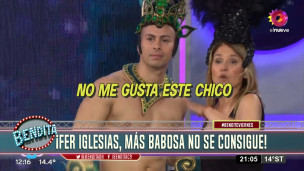 Fernanda Iglesias besó a un comparsero en vivo y desató el show por los 400 programas