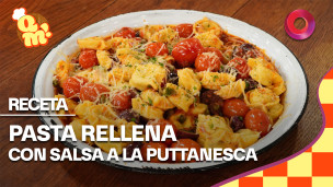 pasta rellena con salsa a la puttanesca