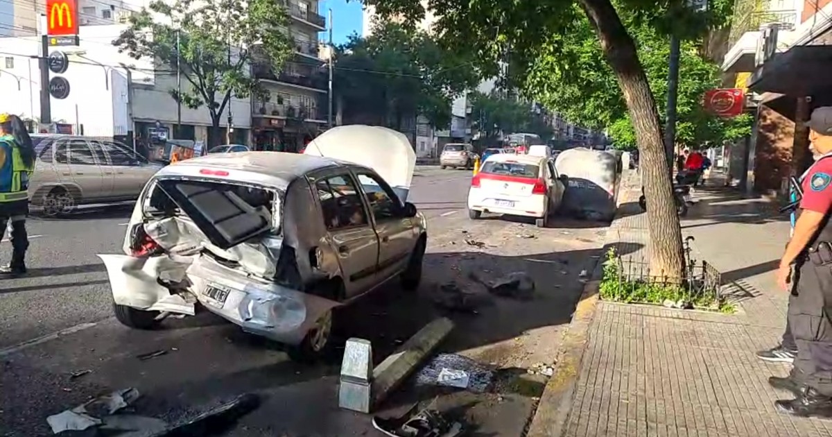 Choque entre dos autos en Caballito: hay tres heridos | Canal 9