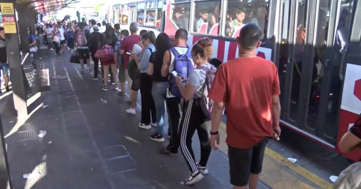 Paro sorpresivo de más de 50 líneas de colectivos en el AMBA | Canal 9