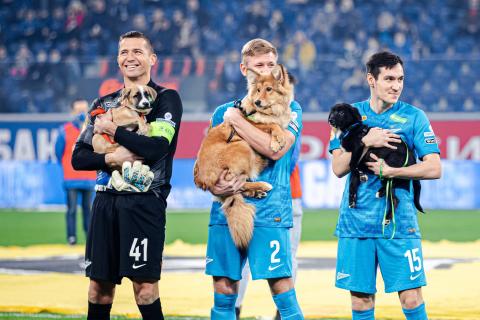 Jugadores del Zenit sorprendieron con tierno gesto que dio vuelta el mundo entero.